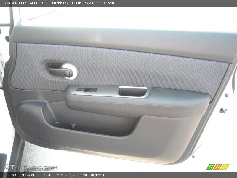 Fresh Powder / Charcoal 2009 Nissan Versa 1.8 SL Hatchback
