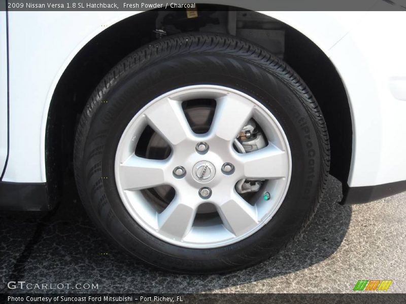 Fresh Powder / Charcoal 2009 Nissan Versa 1.8 SL Hatchback