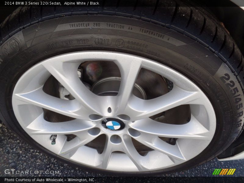 Alpine White / Black 2014 BMW 3 Series 320i Sedan