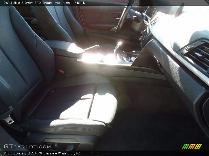 Alpine White / Black 2014 BMW 3 Series 320i Sedan