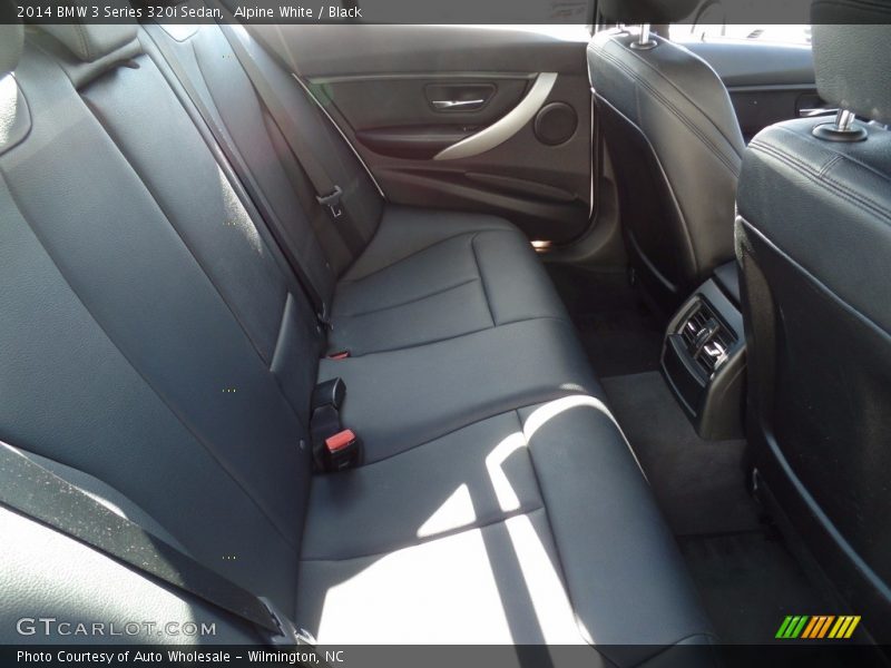 Alpine White / Black 2014 BMW 3 Series 320i Sedan