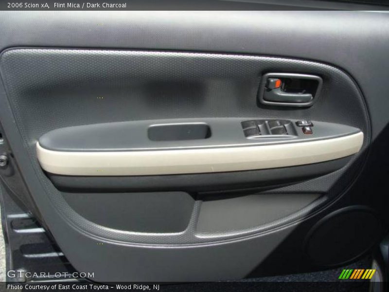 Flint Mica / Dark Charcoal 2006 Scion xA