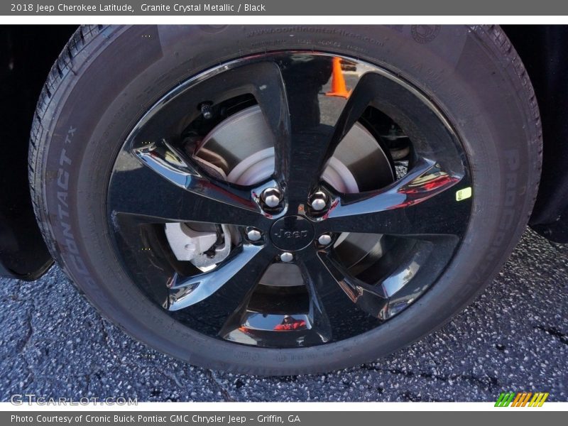 Granite Crystal Metallic / Black 2018 Jeep Cherokee Latitude
