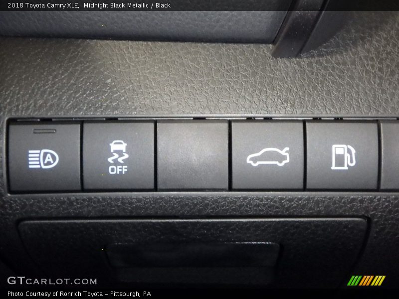 Midnight Black Metallic / Black 2018 Toyota Camry XLE