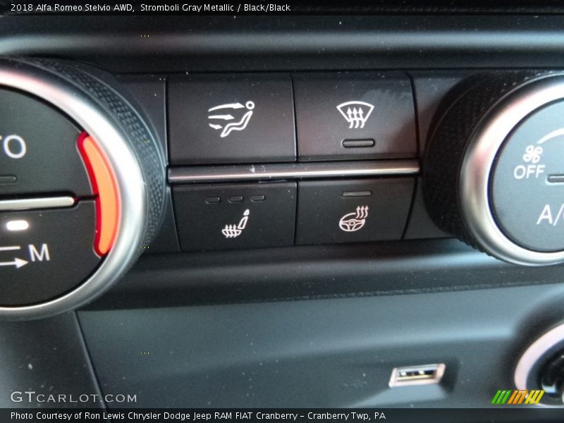 Stromboli Gray Metallic / Black/Black 2018 Alfa Romeo Stelvio AWD
