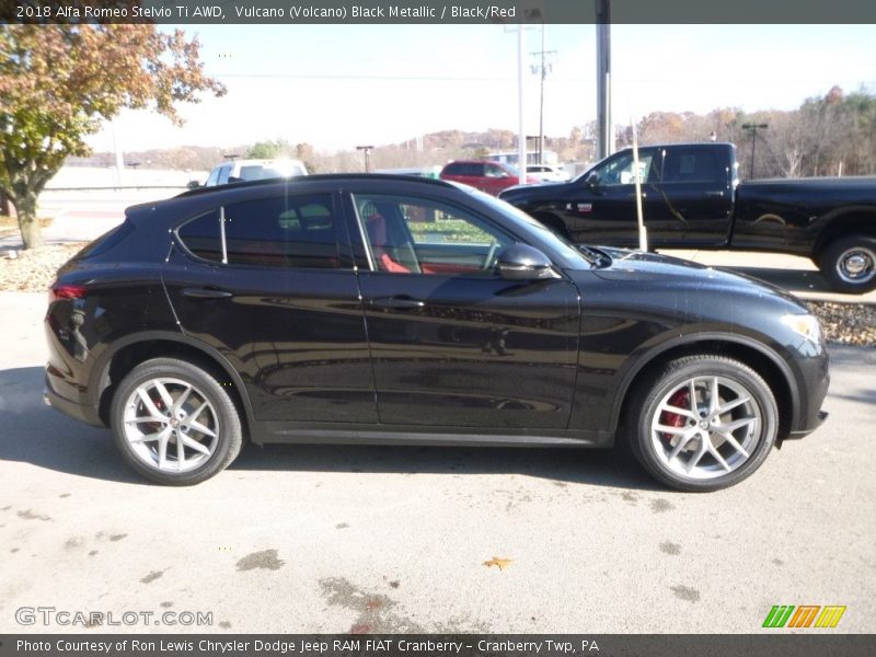 Vulcano (Volcano) Black Metallic / Black/Red 2018 Alfa Romeo Stelvio Ti AWD