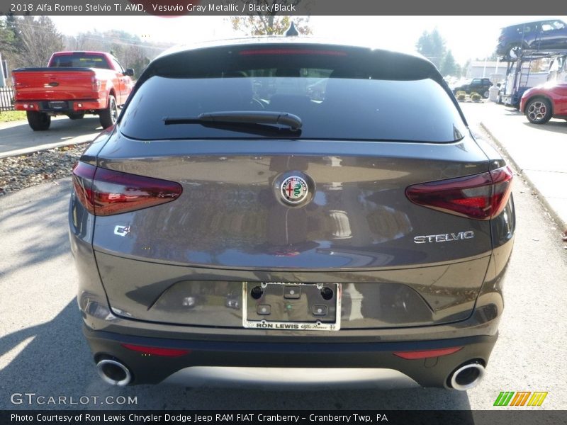 Vesuvio Gray Metallic / Black/Black 2018 Alfa Romeo Stelvio Ti AWD
