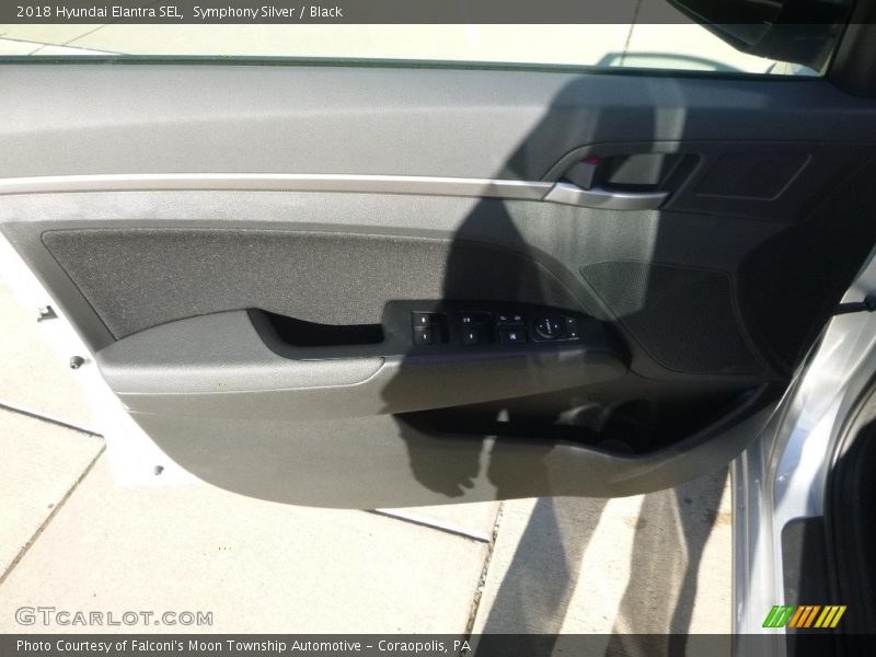 Symphony Silver / Black 2018 Hyundai Elantra SEL