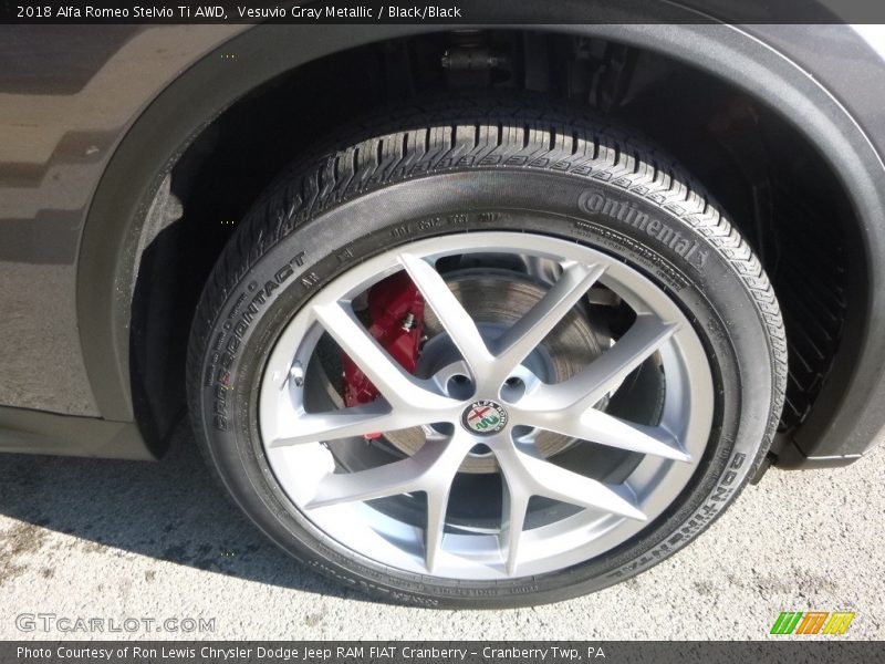 Vesuvio Gray Metallic / Black/Black 2018 Alfa Romeo Stelvio Ti AWD