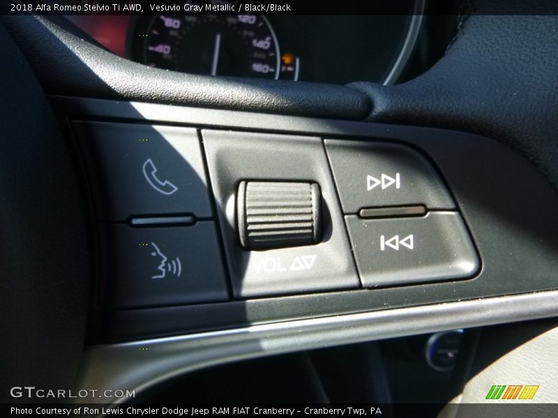 Vesuvio Gray Metallic / Black/Black 2018 Alfa Romeo Stelvio Ti AWD
