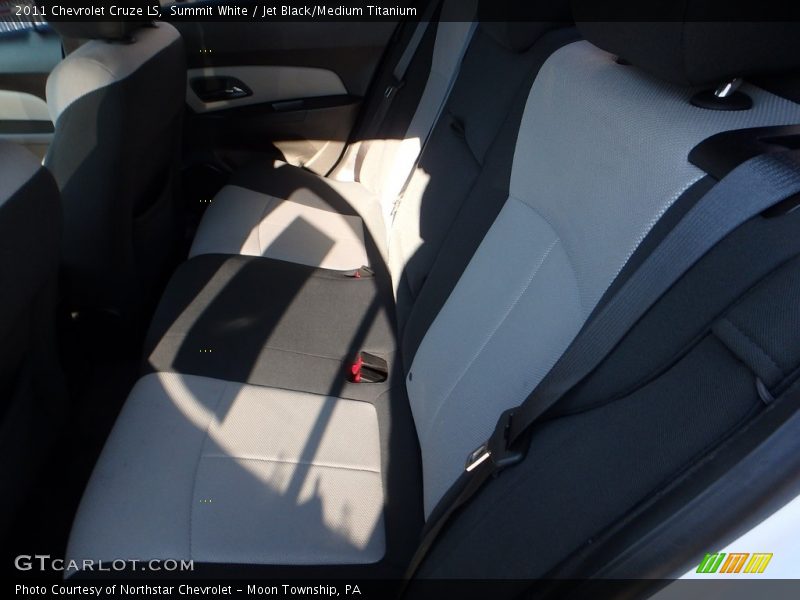 Summit White / Jet Black/Medium Titanium 2011 Chevrolet Cruze LS
