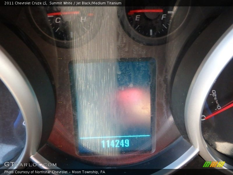 Summit White / Jet Black/Medium Titanium 2011 Chevrolet Cruze LS