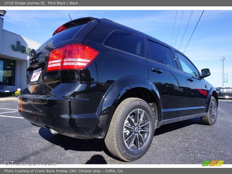 Pitch Black / Black 2018 Dodge Journey SE