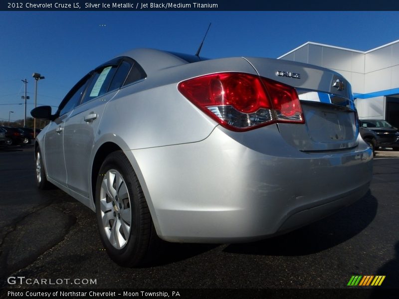 Silver Ice Metallic / Jet Black/Medium Titanium 2012 Chevrolet Cruze LS