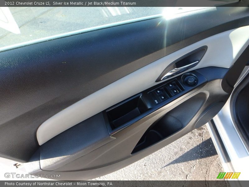 Silver Ice Metallic / Jet Black/Medium Titanium 2012 Chevrolet Cruze LS