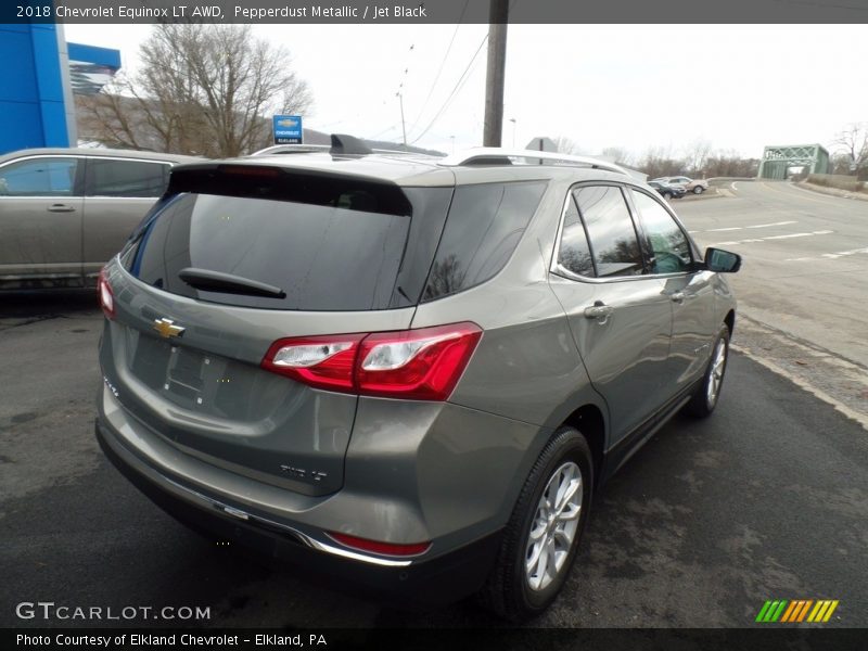 Pepperdust Metallic / Jet Black 2018 Chevrolet Equinox LT AWD