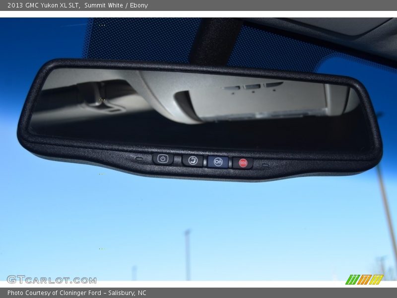 Summit White / Ebony 2013 GMC Yukon XL SLT