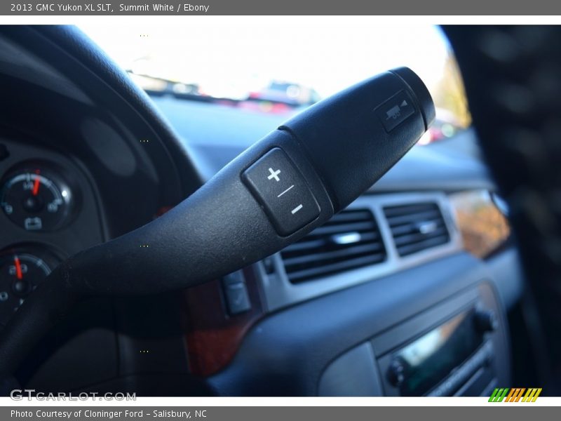 Summit White / Ebony 2013 GMC Yukon XL SLT