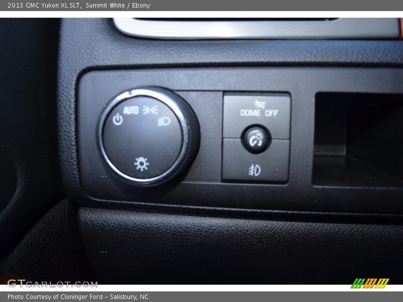 Summit White / Ebony 2013 GMC Yukon XL SLT