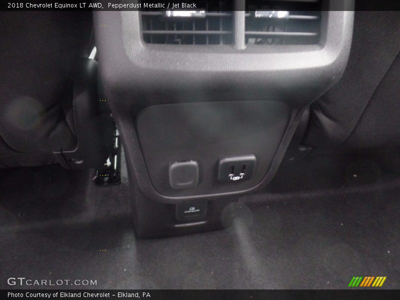 Pepperdust Metallic / Jet Black 2018 Chevrolet Equinox LT AWD