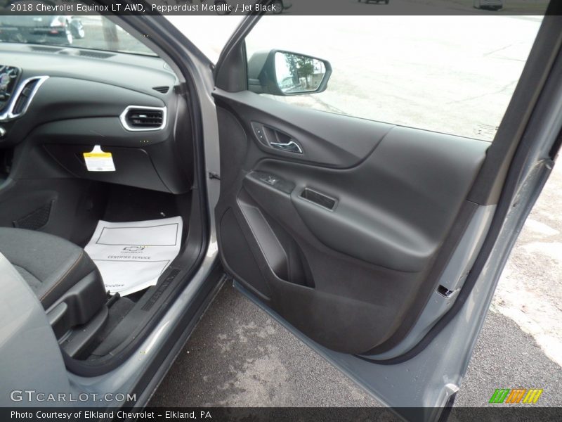 Pepperdust Metallic / Jet Black 2018 Chevrolet Equinox LT AWD