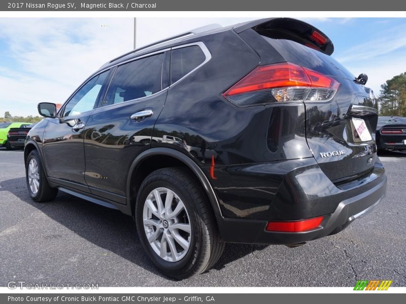 Magnetic Black / Charcoal 2017 Nissan Rogue SV