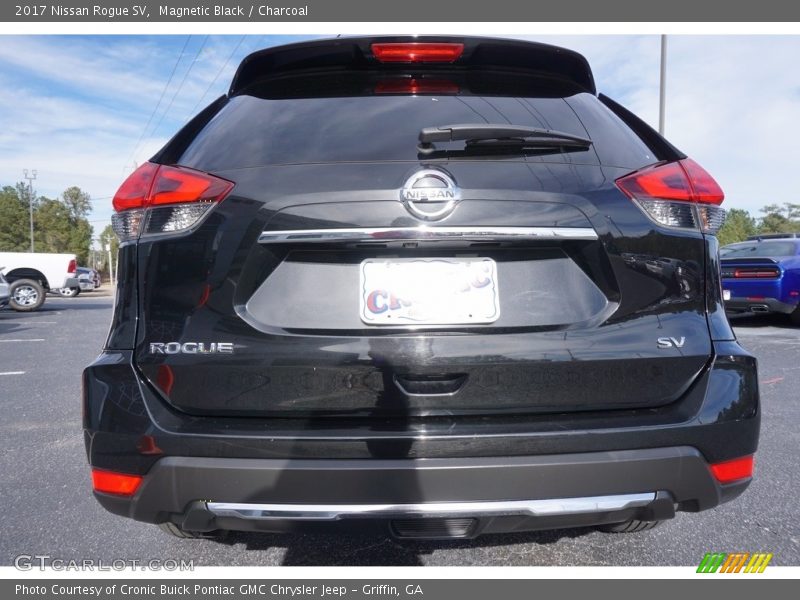 Magnetic Black / Charcoal 2017 Nissan Rogue SV
