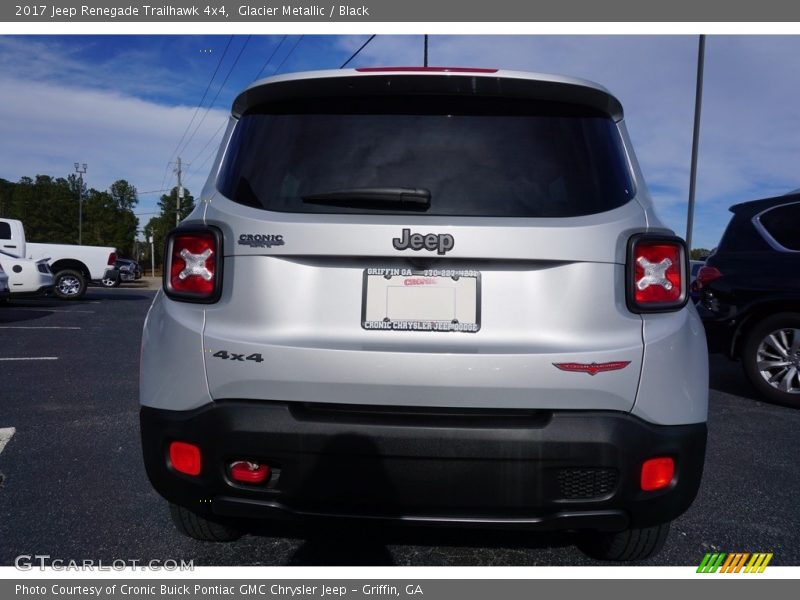 Glacier Metallic / Black 2017 Jeep Renegade Trailhawk 4x4