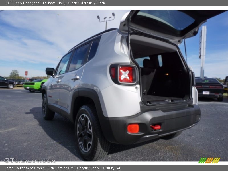Glacier Metallic / Black 2017 Jeep Renegade Trailhawk 4x4