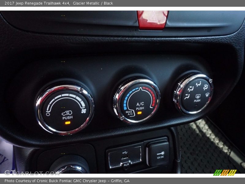 Glacier Metallic / Black 2017 Jeep Renegade Trailhawk 4x4