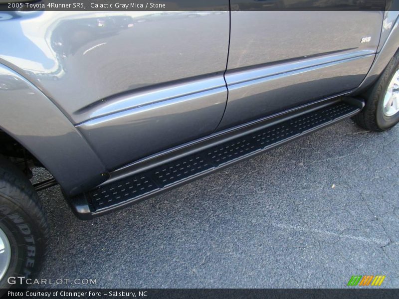Galactic Gray Mica / Stone 2005 Toyota 4Runner SR5
