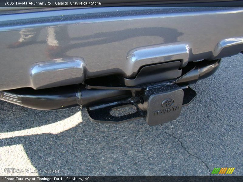 Galactic Gray Mica / Stone 2005 Toyota 4Runner SR5
