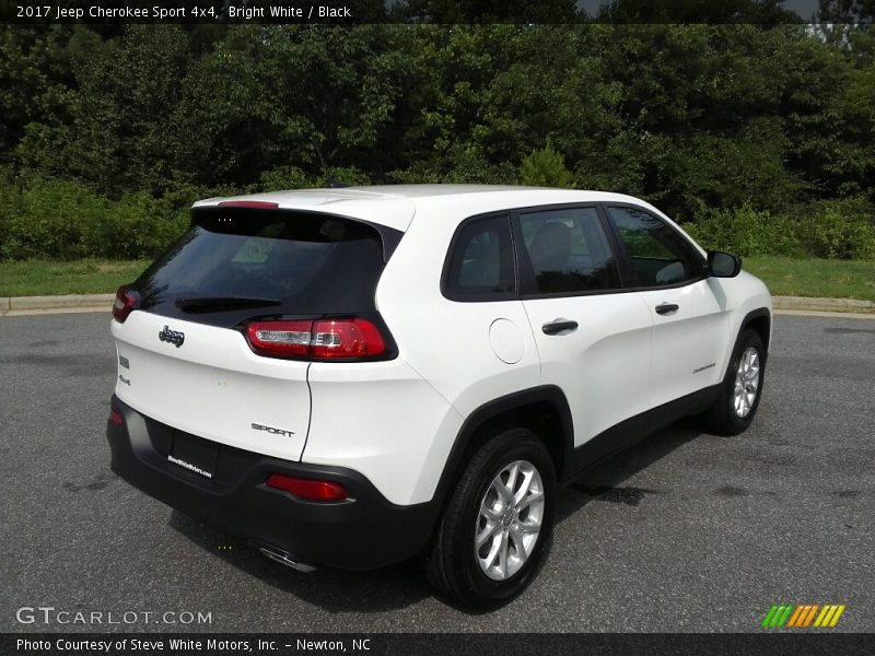Bright White / Black 2017 Jeep Cherokee Sport 4x4