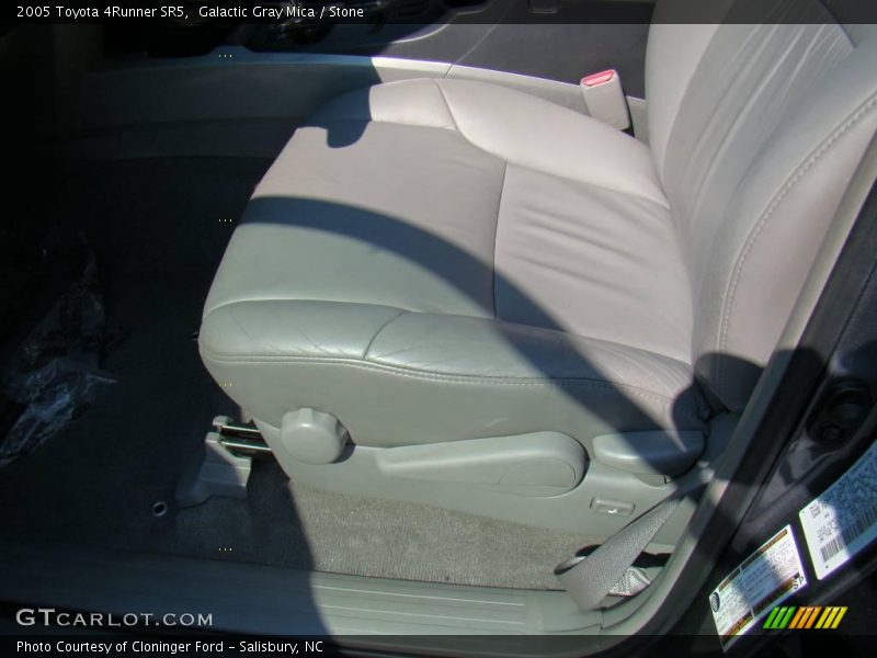 Galactic Gray Mica / Stone 2005 Toyota 4Runner SR5