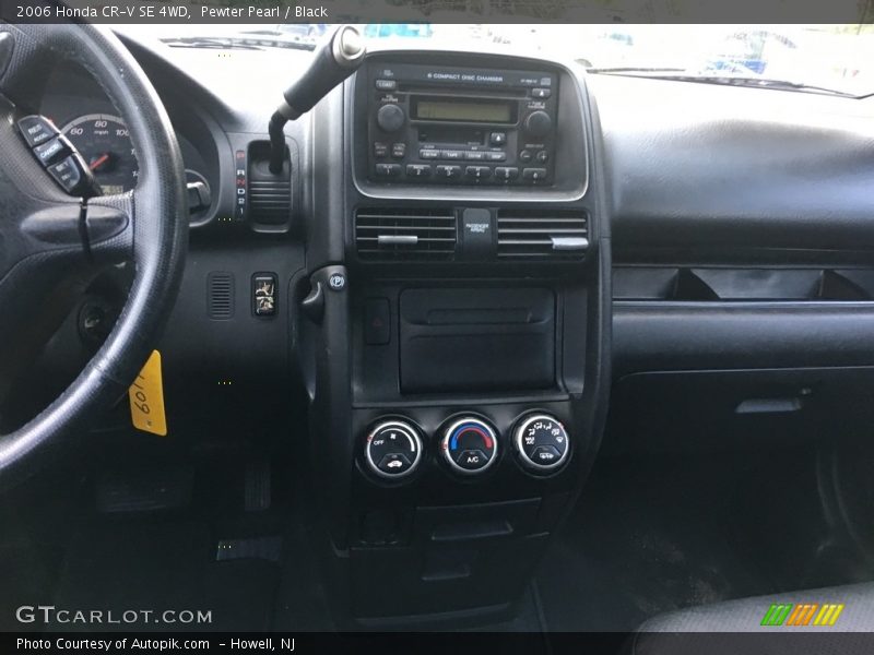 Pewter Pearl / Black 2006 Honda CR-V SE 4WD