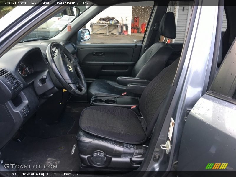 Pewter Pearl / Black 2006 Honda CR-V SE 4WD