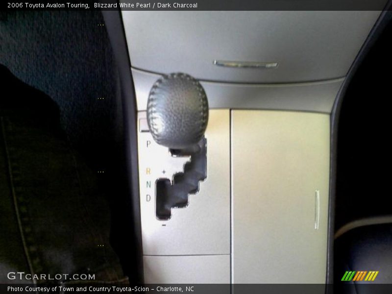 Blizzard White Pearl / Dark Charcoal 2006 Toyota Avalon Touring