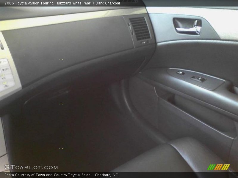 Blizzard White Pearl / Dark Charcoal 2006 Toyota Avalon Touring