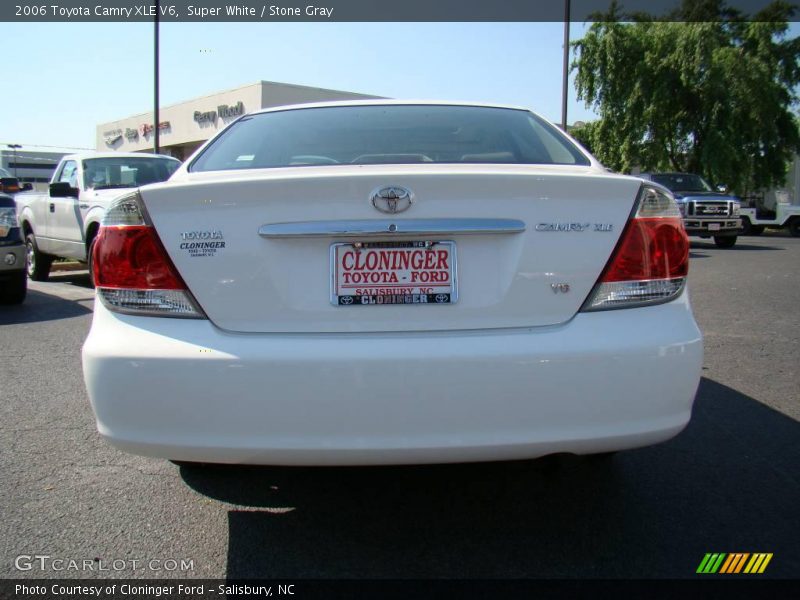 Super White / Stone Gray 2006 Toyota Camry XLE V6