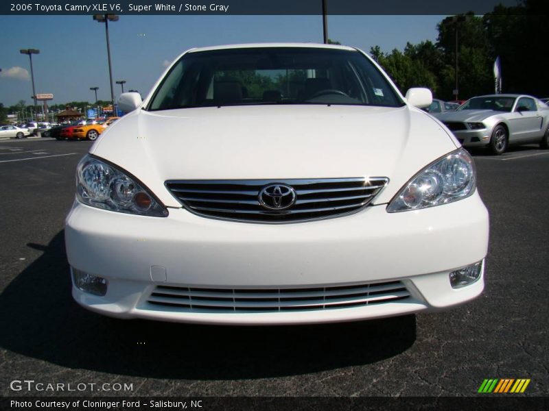 Super White / Stone Gray 2006 Toyota Camry XLE V6