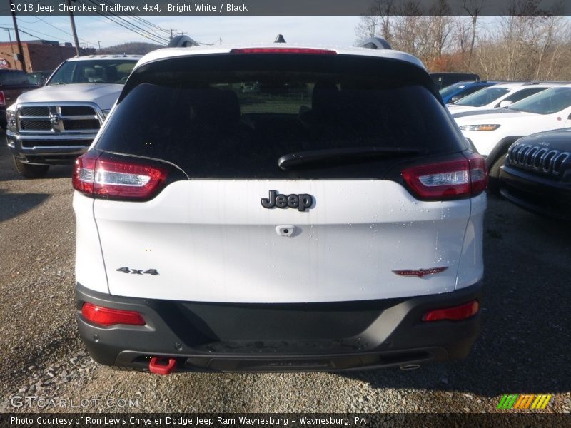 Bright White / Black 2018 Jeep Cherokee Trailhawk 4x4