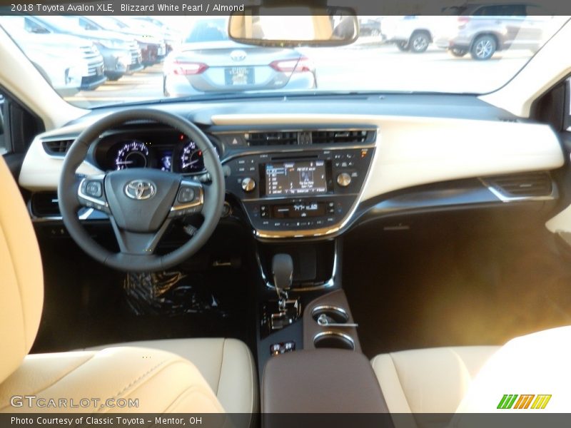 Blizzard White Pearl / Almond 2018 Toyota Avalon XLE