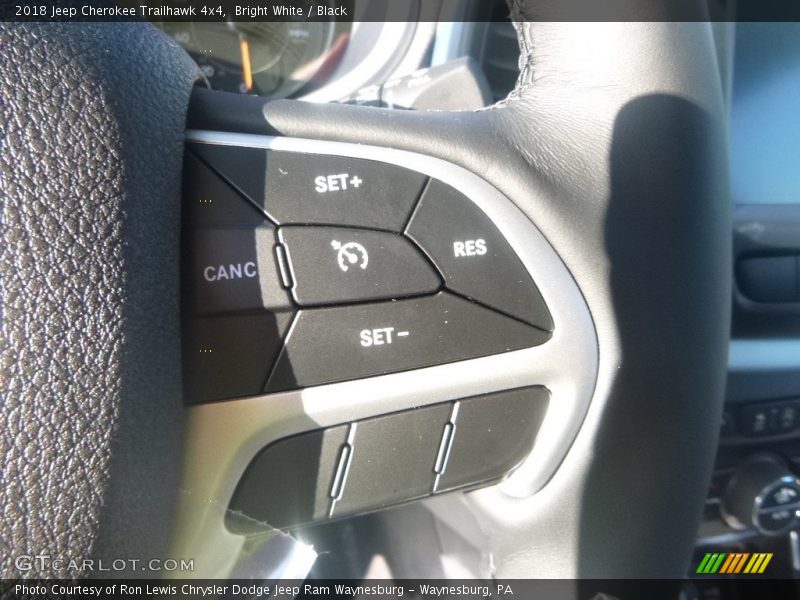 Bright White / Black 2018 Jeep Cherokee Trailhawk 4x4