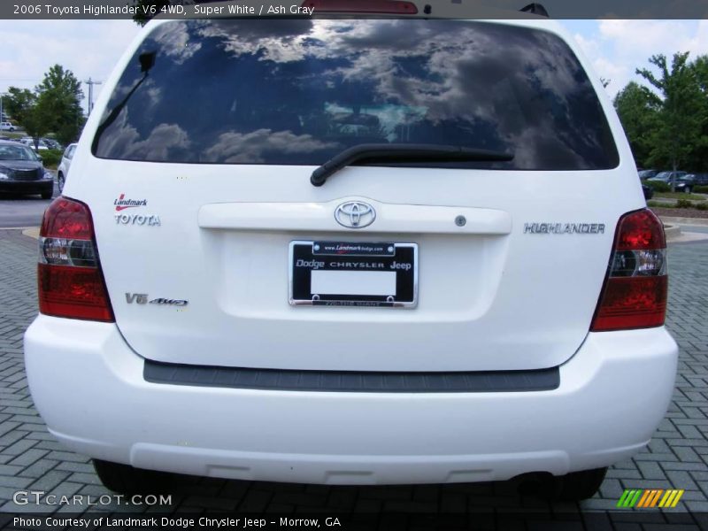 Super White / Ash Gray 2006 Toyota Highlander V6 4WD