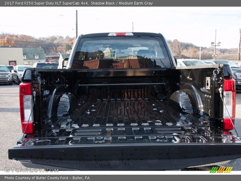 Shadow Black / Medium Earth Gray 2017 Ford F250 Super Duty XLT SuperCab 4x4