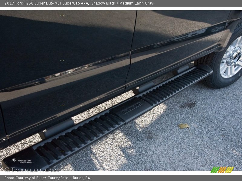 Shadow Black / Medium Earth Gray 2017 Ford F250 Super Duty XLT SuperCab 4x4