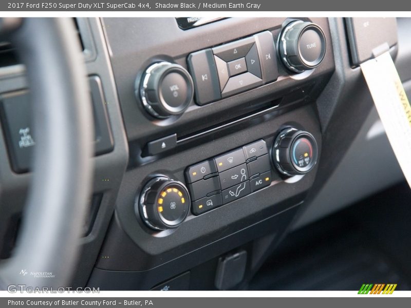 Shadow Black / Medium Earth Gray 2017 Ford F250 Super Duty XLT SuperCab 4x4