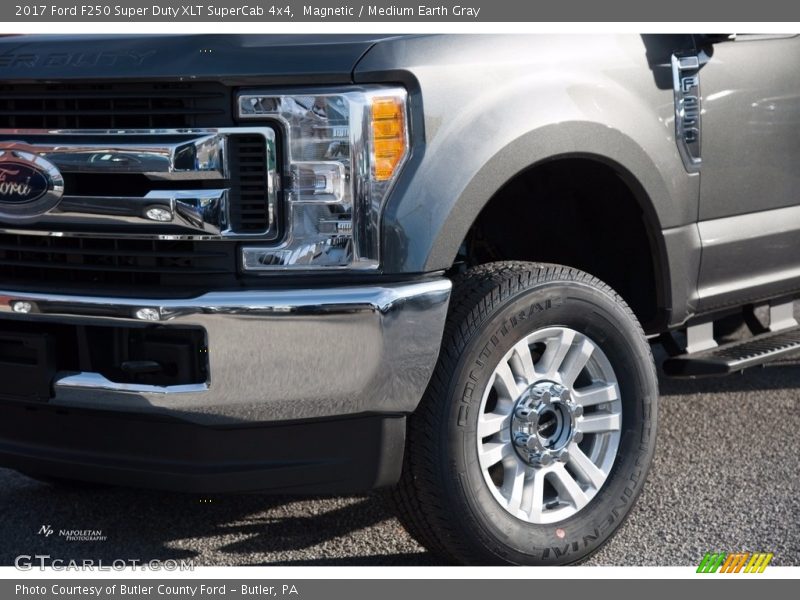 Magnetic / Medium Earth Gray 2017 Ford F250 Super Duty XLT SuperCab 4x4