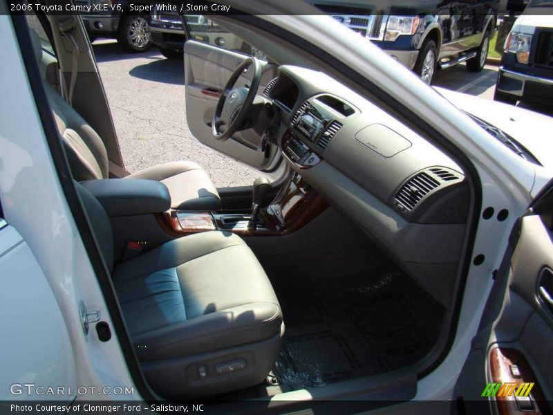 Super White / Stone Gray 2006 Toyota Camry XLE V6