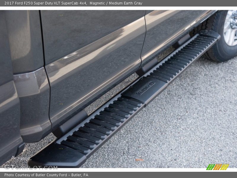 Magnetic / Medium Earth Gray 2017 Ford F250 Super Duty XLT SuperCab 4x4